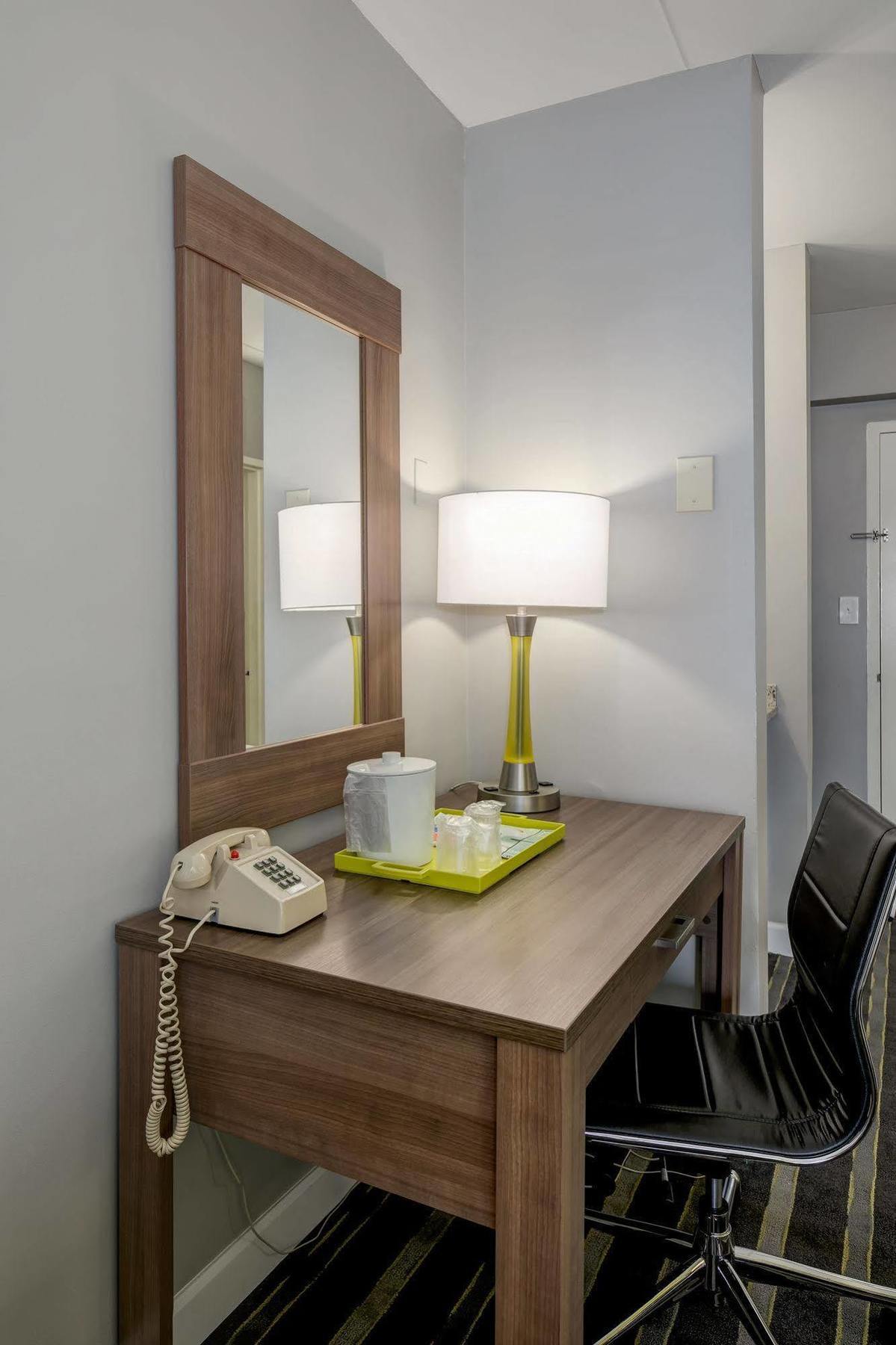 Americana Hotel อาร์ลิงตัน ภายนอก รูปภาพ